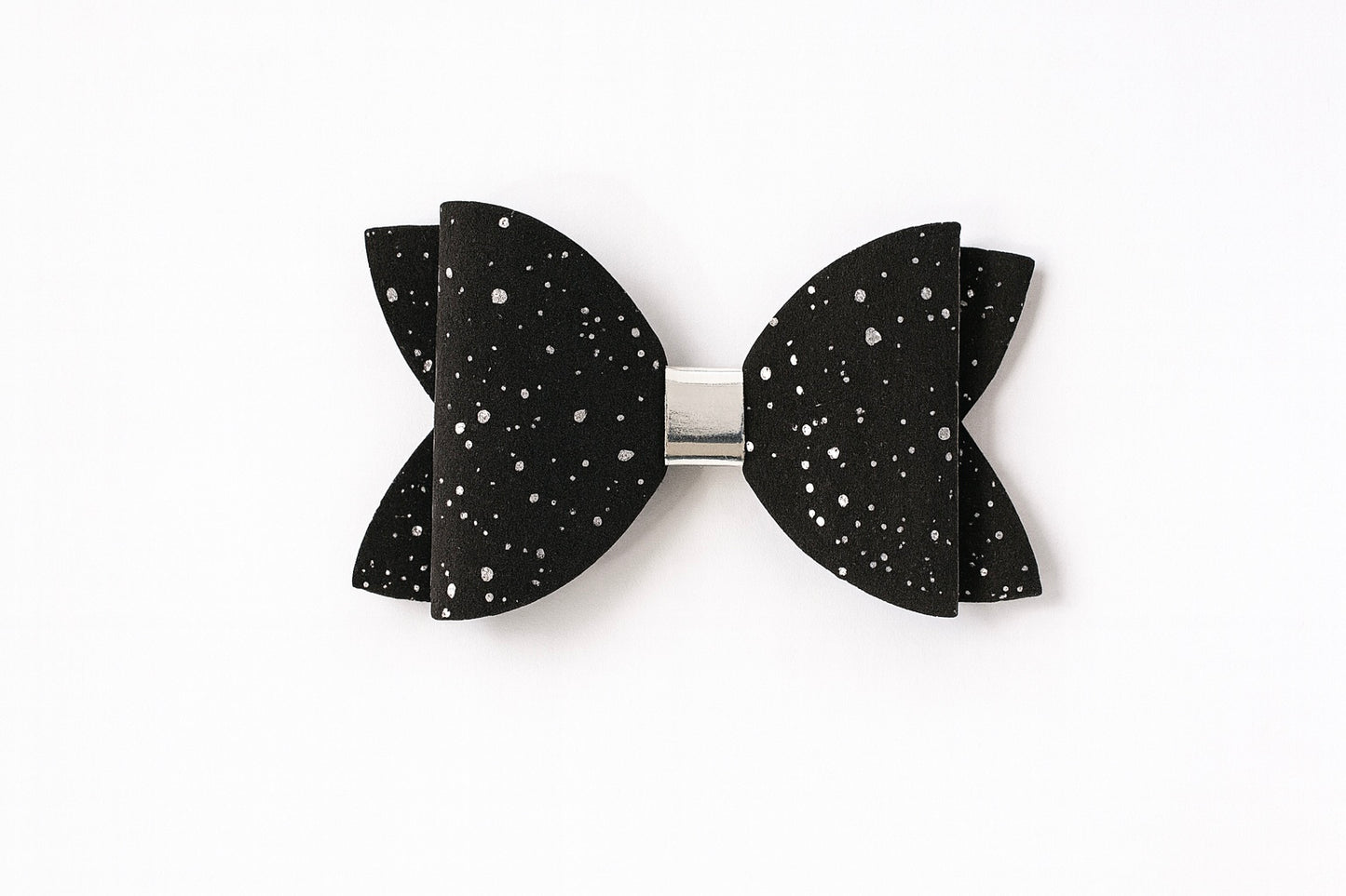 Black speckled Bow