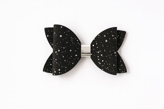 Black speckled Bow